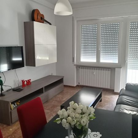 Love House - Apartment On The Beach Pescara Exterior foto