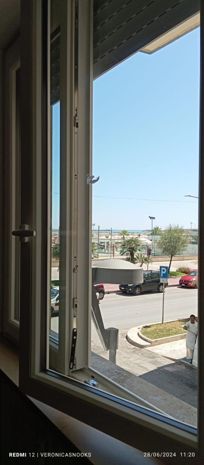 Love House - Apartment On The Beach Pescara Exterior foto